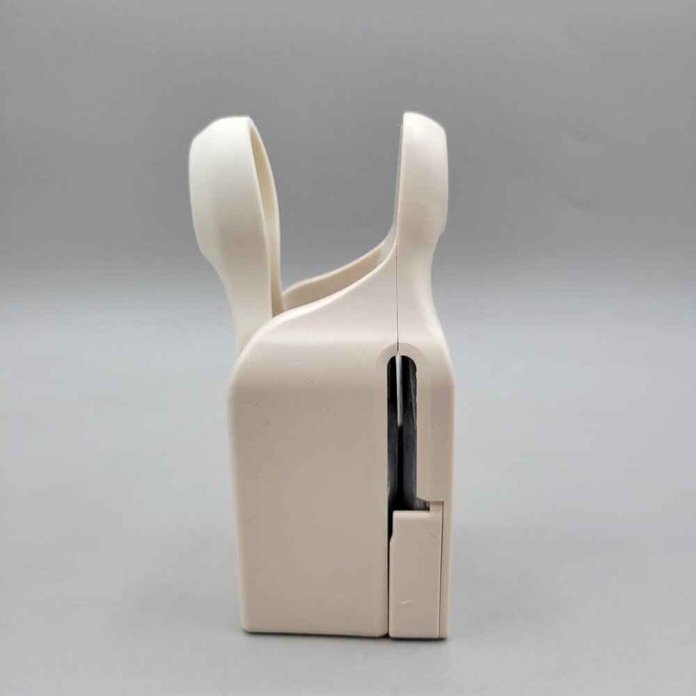 Martha Stewart Large Shell Paper Corner Punch Scallop Shaped - Picture 3 of 7